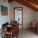 Chloe Attic איה אפימיה