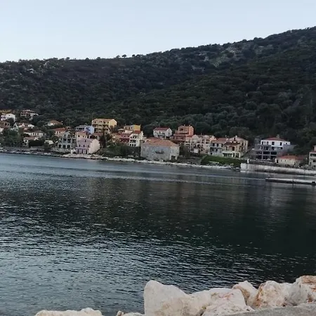 Holiday home Chloe Attic