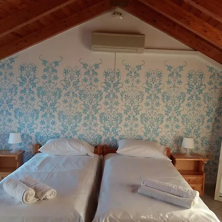 Chloe Attic Holiday home Agia Efimia