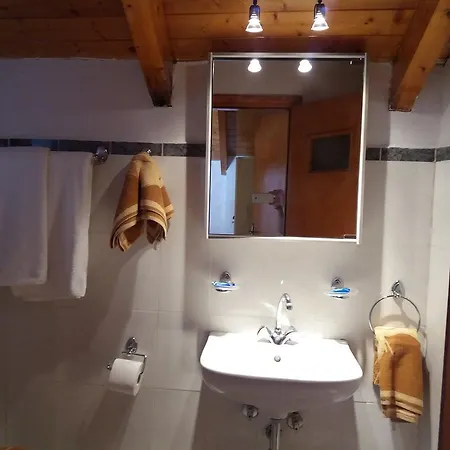 Chloe Attic Semesterbostad *